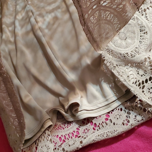 Lace top - Picture 4 of 4